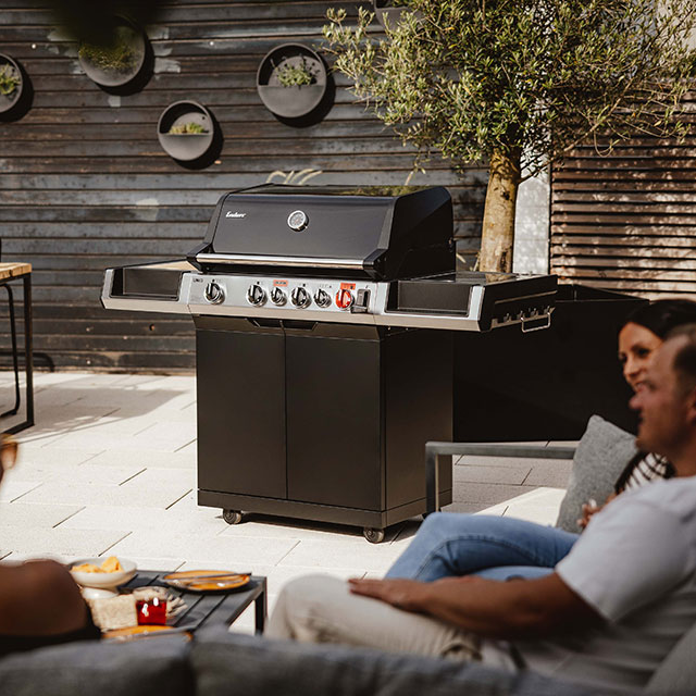 Enders Uniq Pro 4 IK Cruster Gas Barbecue