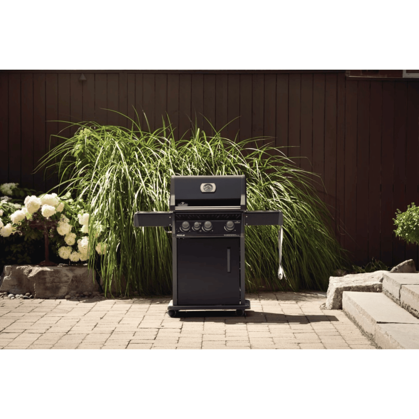 Napoleon Rogue® XT 425 SIB Freestanding Gas Grill with Infrared Side Burner