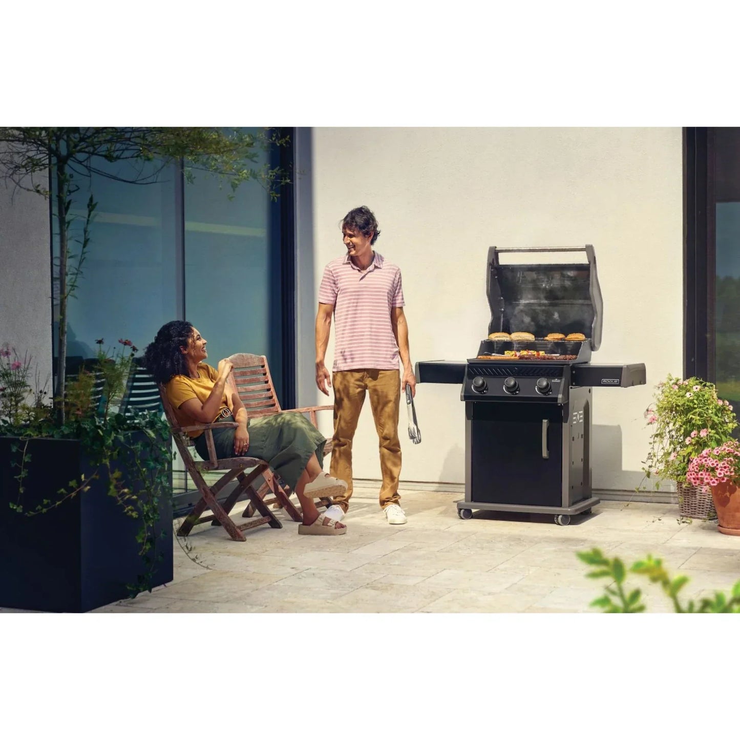 Napoleon Rogue 425 Freestanding Gas Grill w/ Stainless Steel Grids