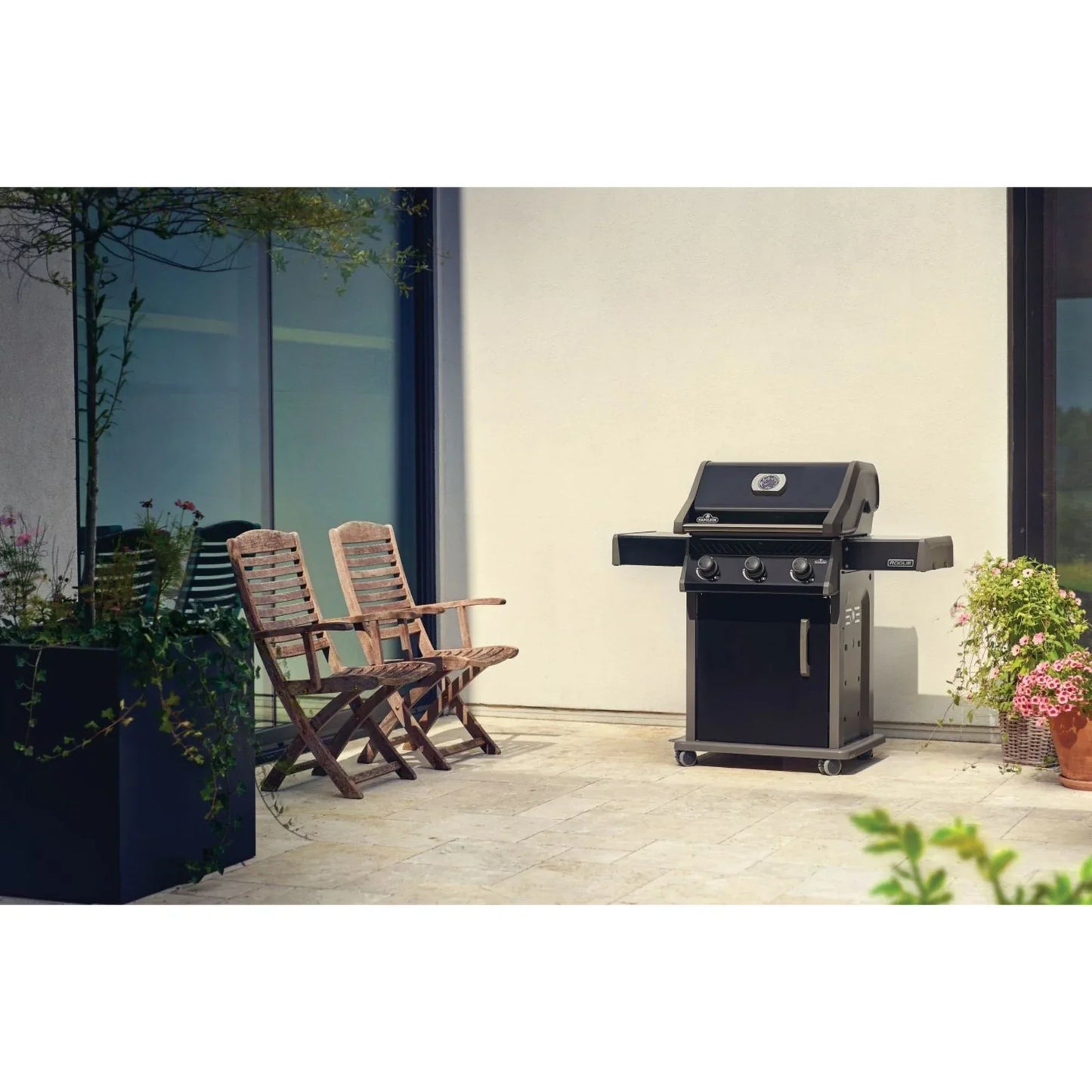 Napoleon Rogue 425 Freestanding Gas Grill w/ Stainless Steel Grids